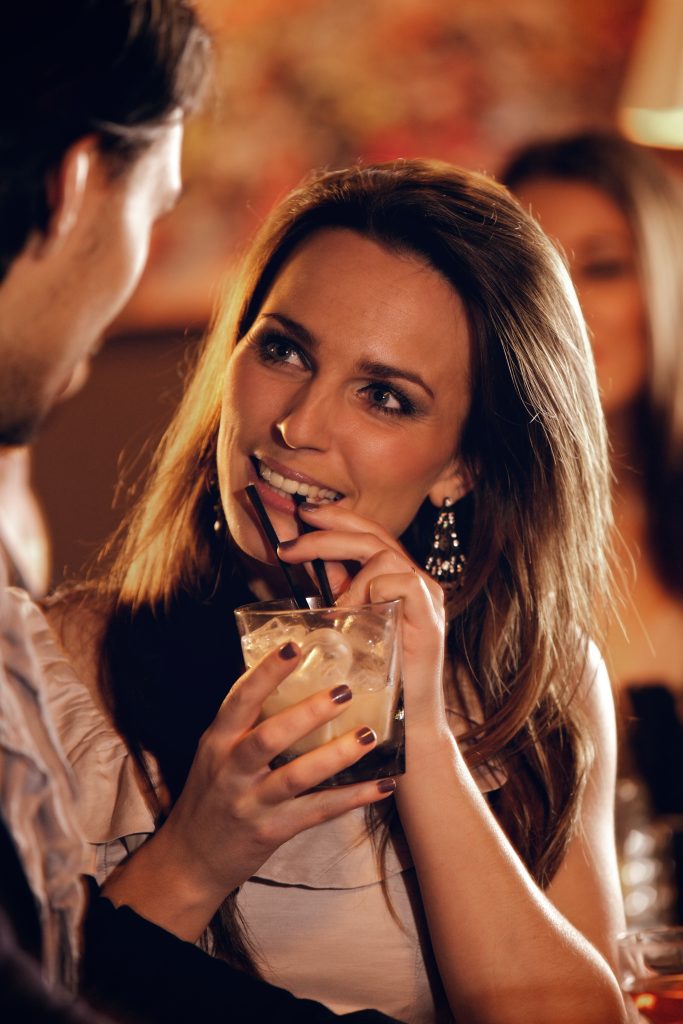 bar-flirt-2